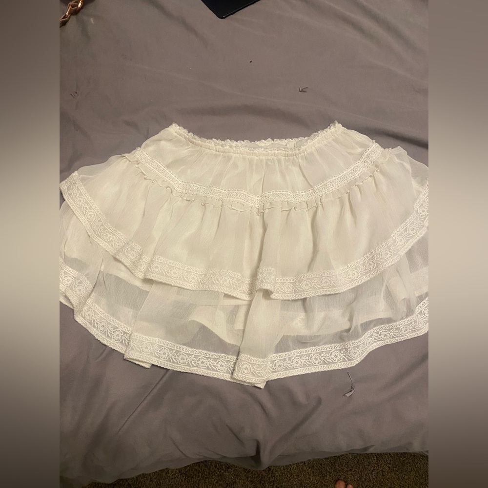 urban outfitters white ruffled skirt